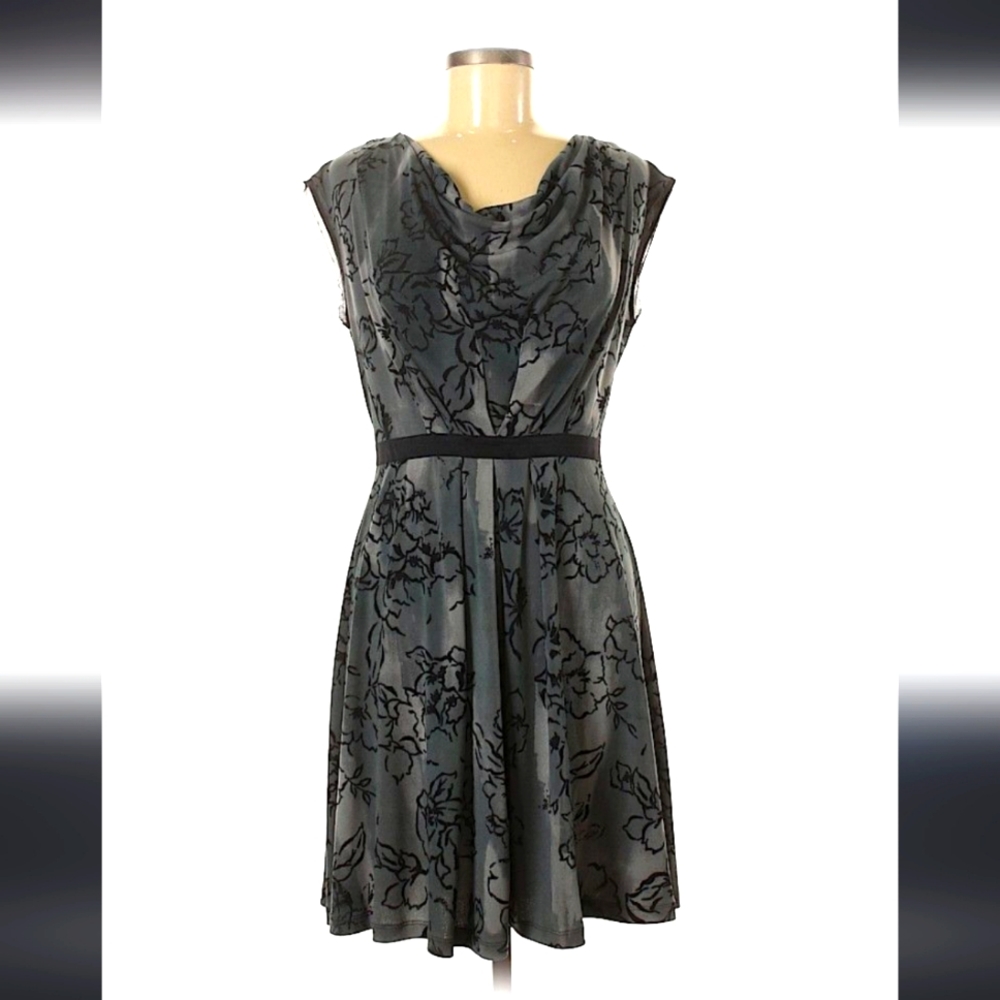 Simply Vera grey floral dress